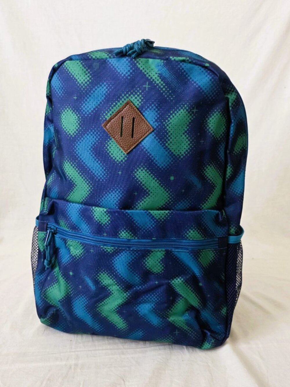 NWOT! Lightweight Backpack with Blue/Green/Turquoise Colors and Bottle Pockets